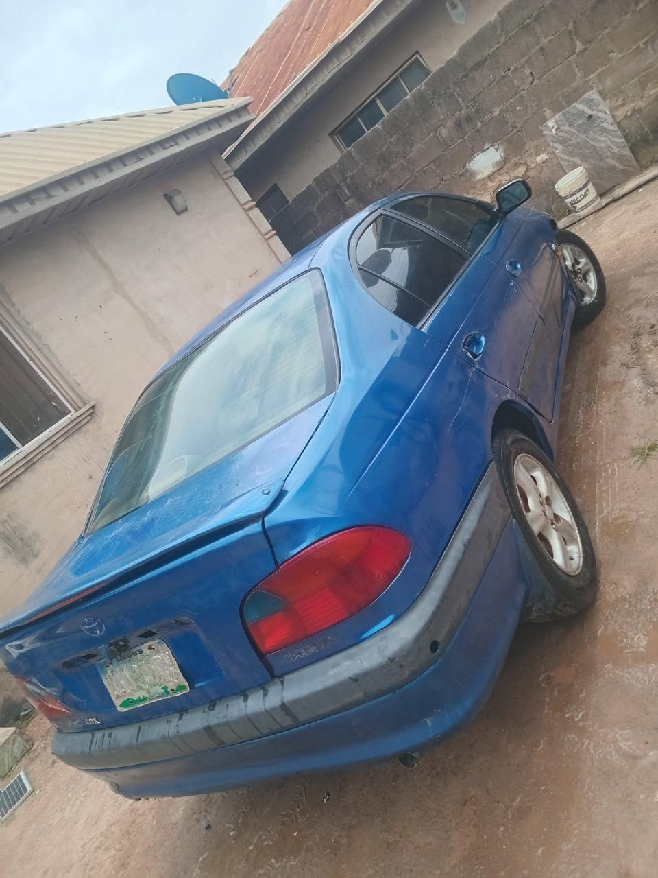 A picture of 2002 Toyota Avensis 08026769657