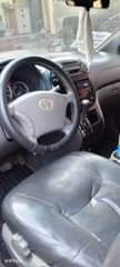 A picture of Toyota Sienna 2005 ik
