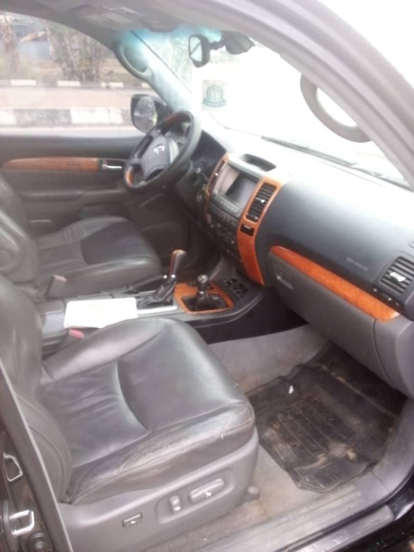 A picture of Lexus GX470 2006 model