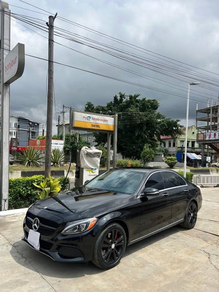 A picture of Mercedes Benz 2015 toks standard