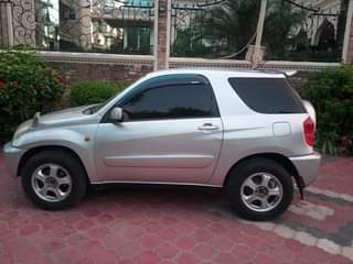 A picture of TOYOTA RAVA 4j