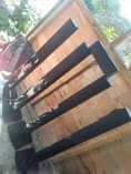 A picture of Spika bado mpya zinang aa
