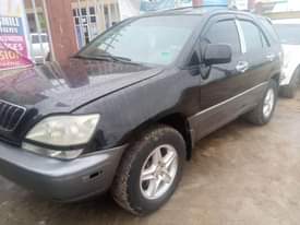 A picture of Lexus RX 300
