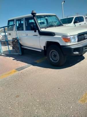 A picture of Right hand 3 car s 1hz Land cruiser hardtop 5