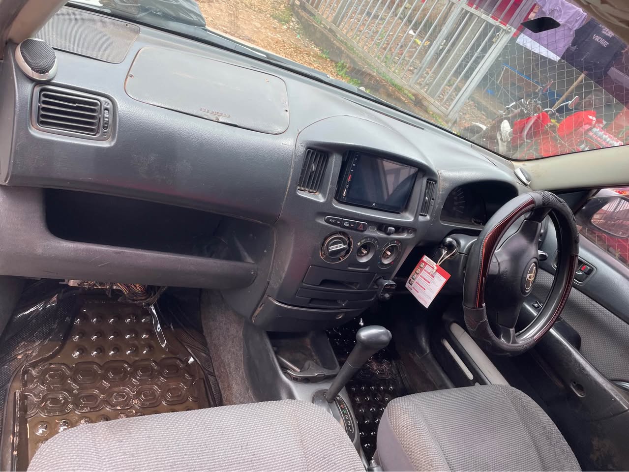 A picture of Toyota Probox 2004 model
