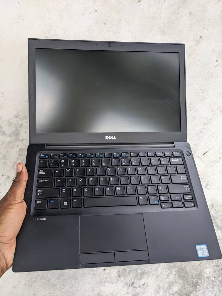A picture of DELL LAPTOP
