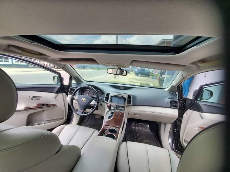 A picture of BELGIUM GRADE MAKE TOYOTA MODEL VENZA YEAR 2011 CYLINDER 6
