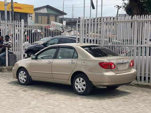 A picture of 2004 Toyota Corolla