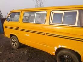 A picture of Bus Volkswagen vanagon