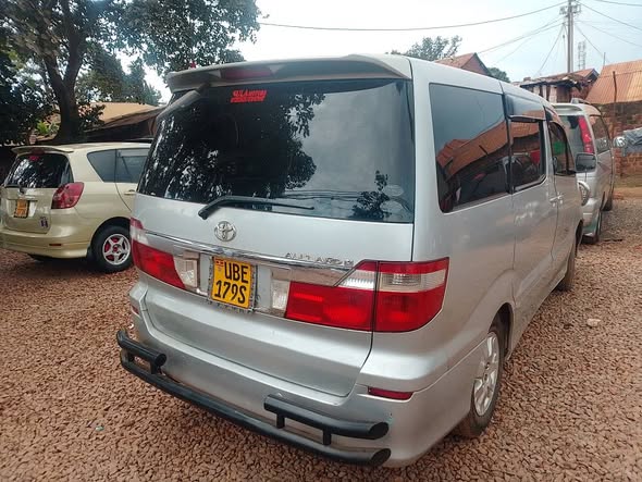A picture of Toyota Alphard 16millions negotiable CALL 0786 92 82 59 LOCATED