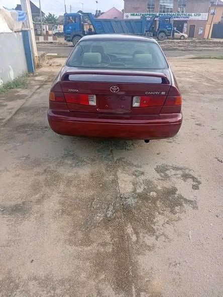 A picture of Drop light Toyota Camry Engine Gear AC need Body okay