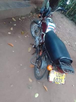 A picture of BAJAJ BOXER 100CC BUY AND RIDE With legit documents AT
