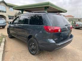 A picture of TOKS STANDARD TOYOTA SIENNA 2007