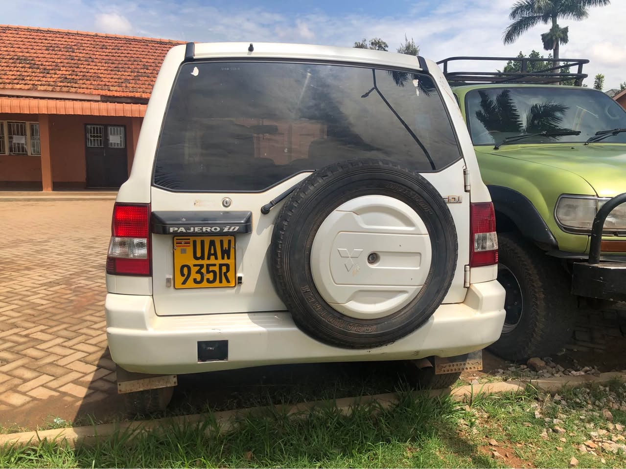 mitsubishi pajero