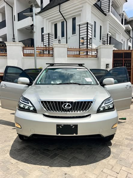 A picture of Fresh in Clean Direct Toks Lexus RX3502009 Full option
