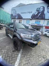 A picture of LAND CRUSER GXR V8