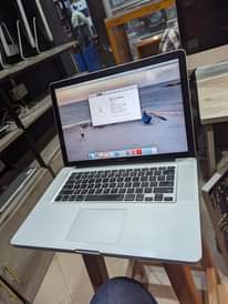 A picture of MAC BOOK PRO CORE I5