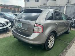 A picture of 4 million naira only 2008 Ford edge limited With rear