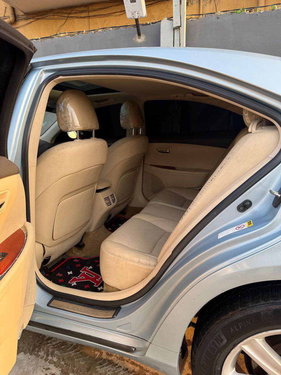 A picture of Lexus es350