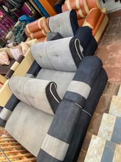 A picture of 5 seaters at 350k only