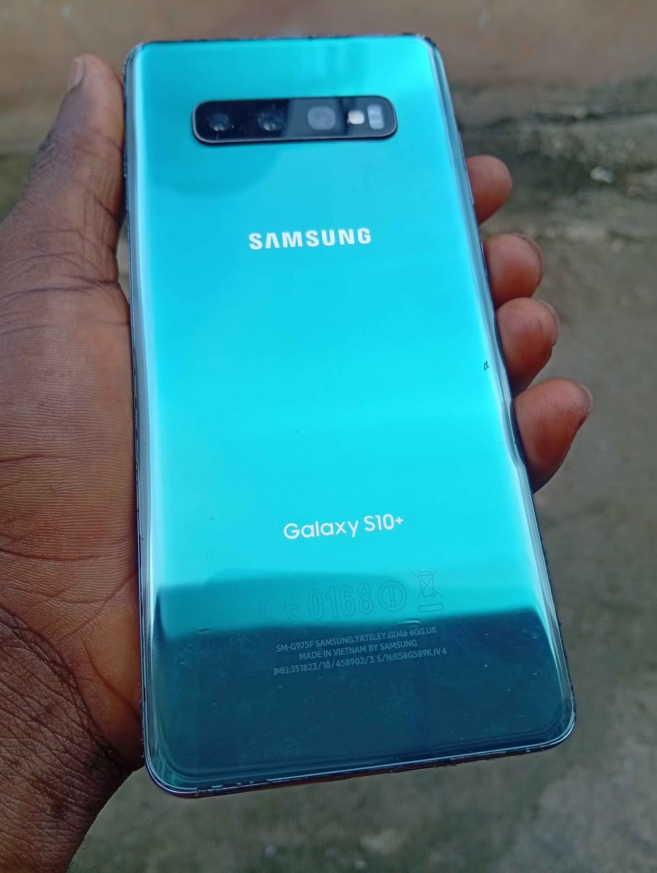 A picture of Samsung galaxy S10 plus