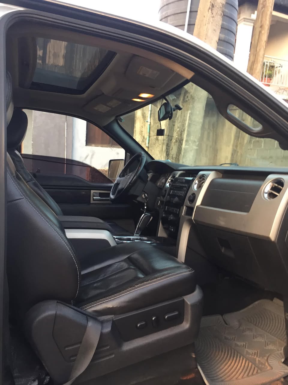A picture of FORD F 150
