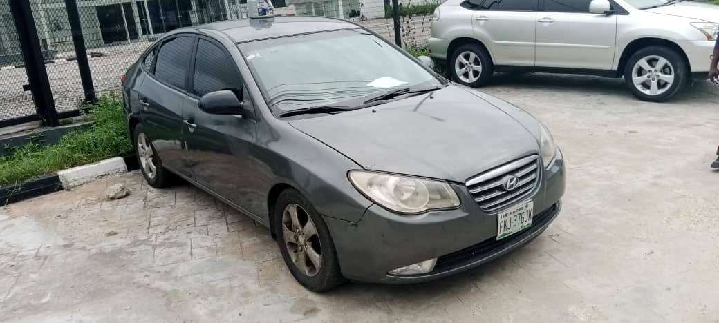 A picture of Hyundai Elantra 2008. Neatly baked on first body.