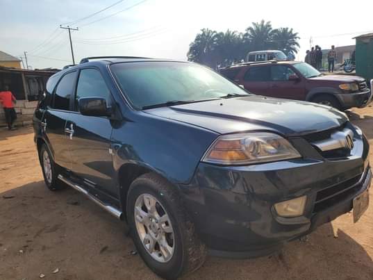 A picture of Acura mdx 2005 model