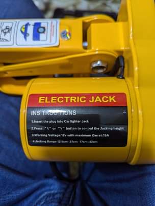 A picture of Electric car jack