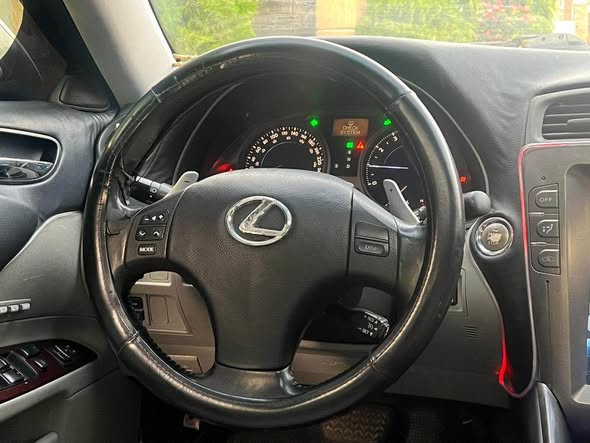 A picture of REGISTERED LEXUS IS 250 2008 5 7M