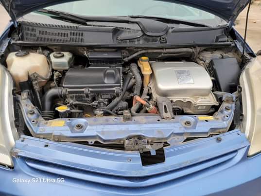 A picture of 2005 TOYOTA PRIUS HYBRID NIGERIA USED 90 BUY AND DRIVE