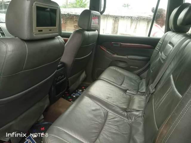 A picture of 2009 Prado