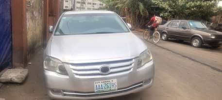 A picture of Toyota Avalon 2007 model
