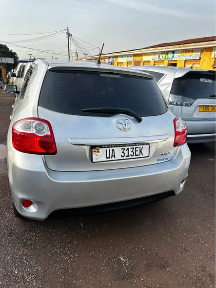 toyota auris