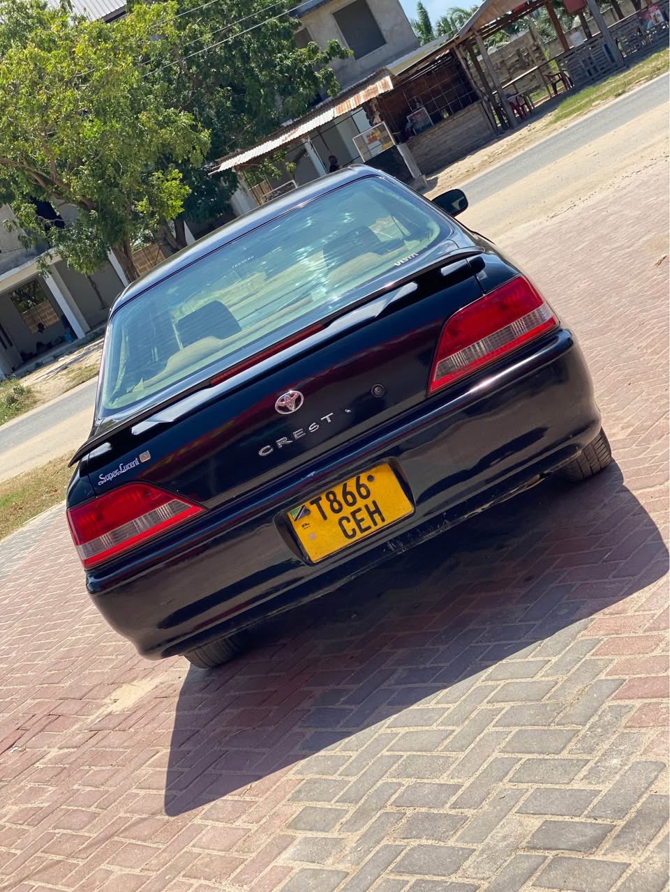 A picture of TOYOTA CRESTA