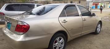A picture of 2004 toyota camry xle