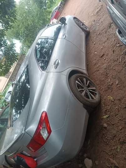 A picture of Highest grade Lexus Es 350 Everything is intact Untapped engine