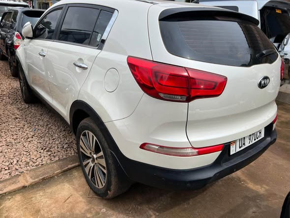 A picture of KIA SPORTAGE 2015