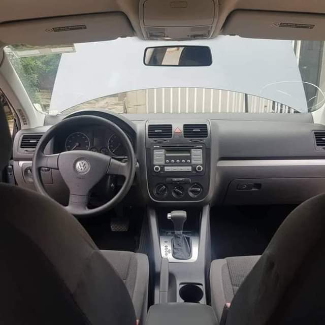 A picture of Volkswagen Jetta 2006 09061825415