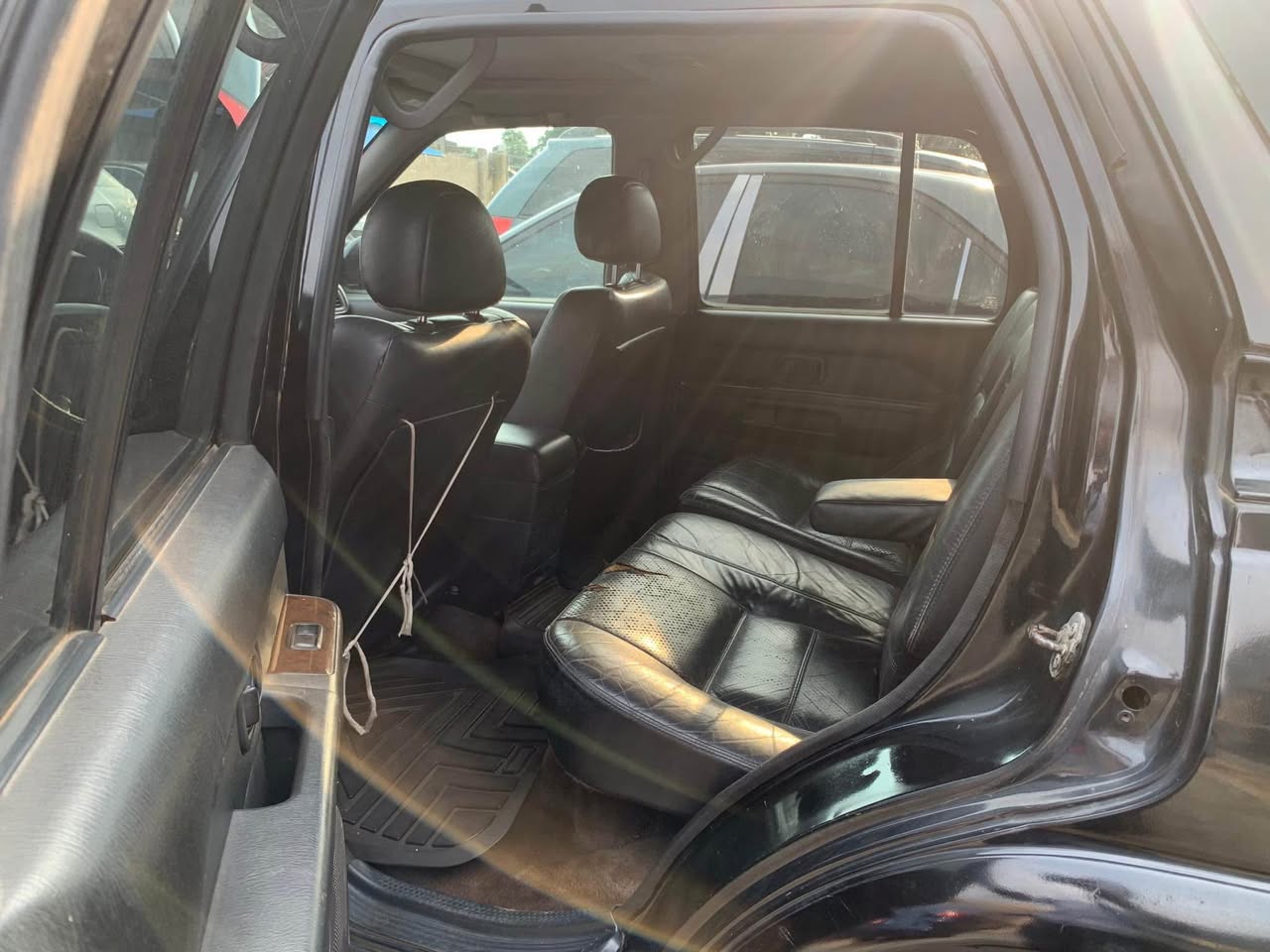 A picture of TOYOTA PATHFINDER First Body 