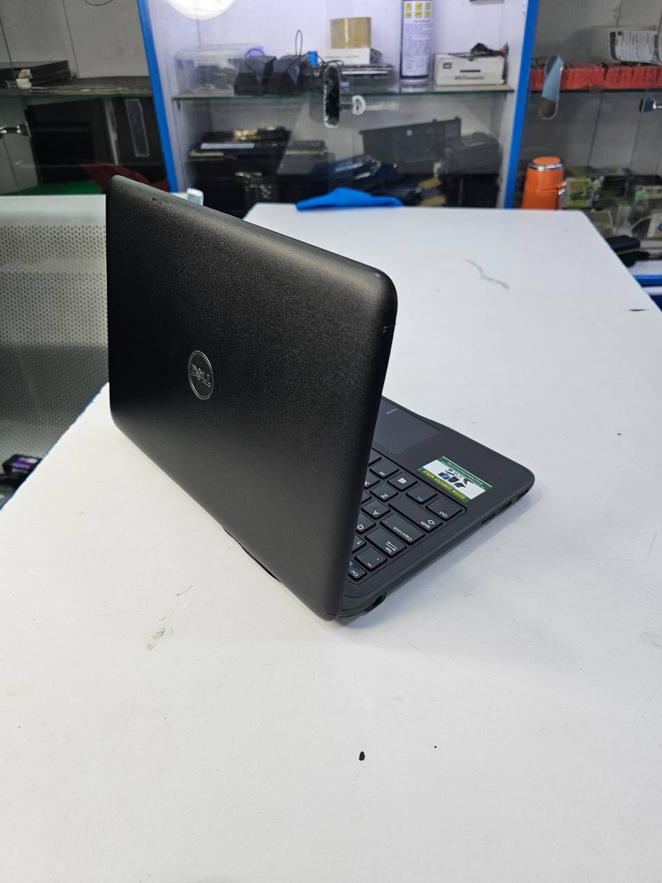 A picture of Dell latitude 3190