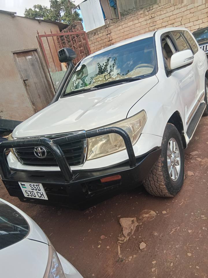 A picture of LH Land cruiser diesel