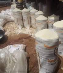 A picture of 50kg white and yellow garri