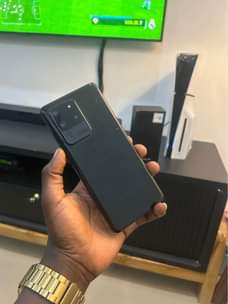 A picture of Samsung s20 ultra 5g