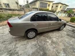A picture of 2004 honda civic in ibadan 07018878088