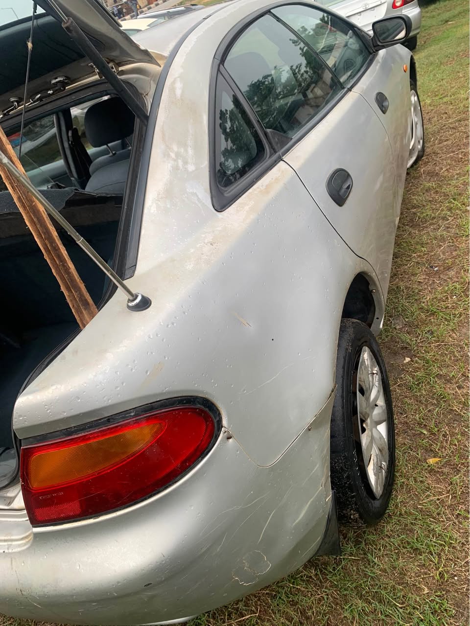 A picture of Mazda 323f 09063393963