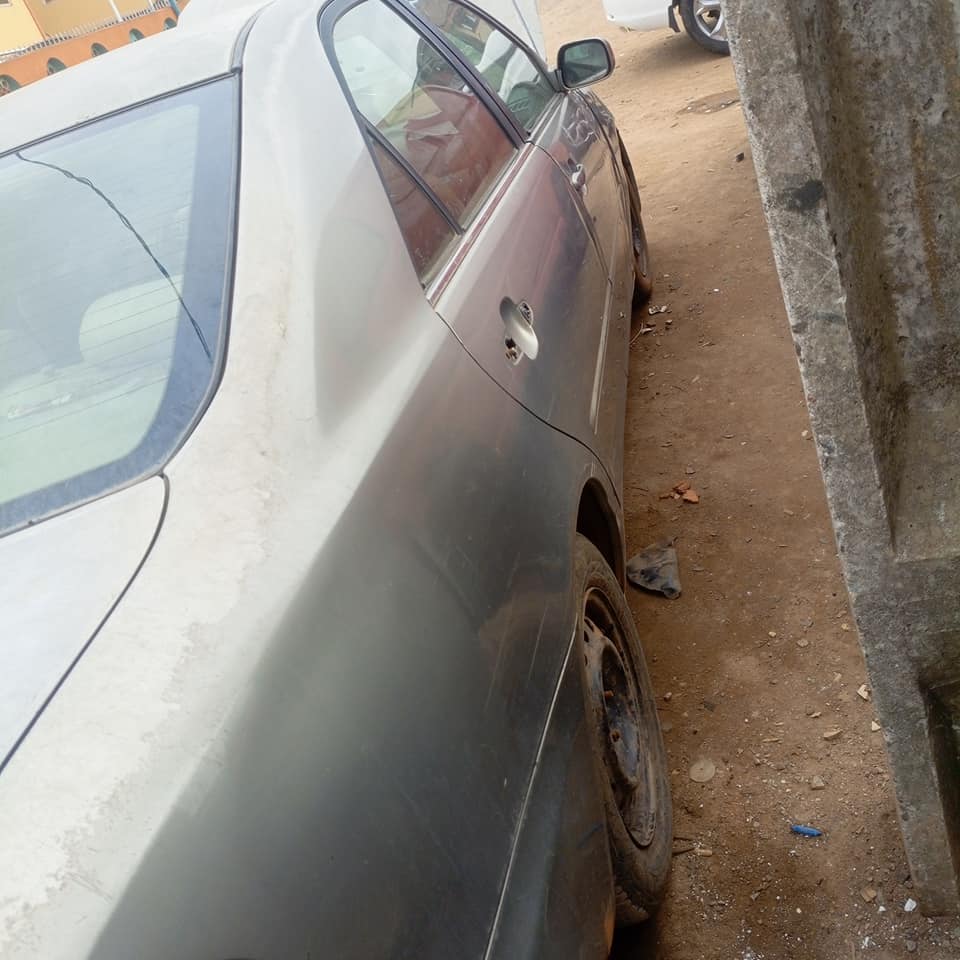 A picture of Toyota Camry 06