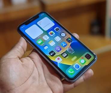 A picture of iPhone XR GB64