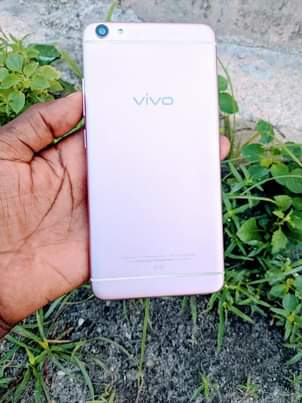 A picture of Vivo x7plus imenyooka mno gb128 ram6 net4g