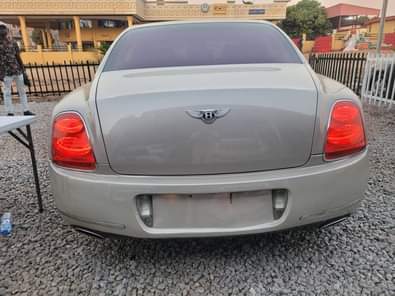 A picture of 2011 Bently Continental slightly used 23M Abuja deal 08132662602